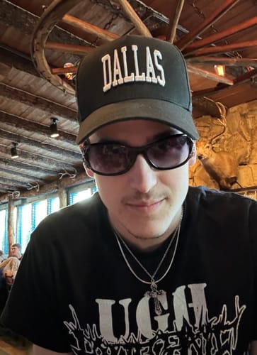 Customer photo review of DALLAS SNAPBACK - BLACK EDITION