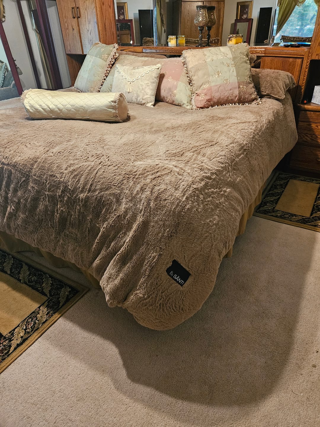 Customer photo review of Amorgos Fine Velvet Bedding Set