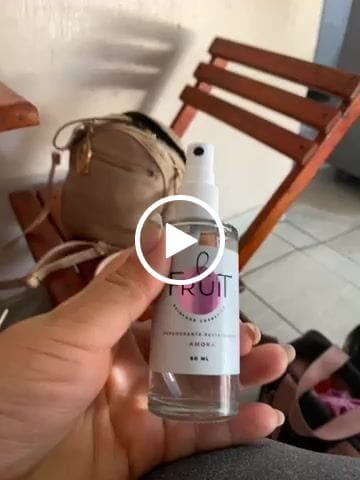 Customer video review of Desodorante Hidratante