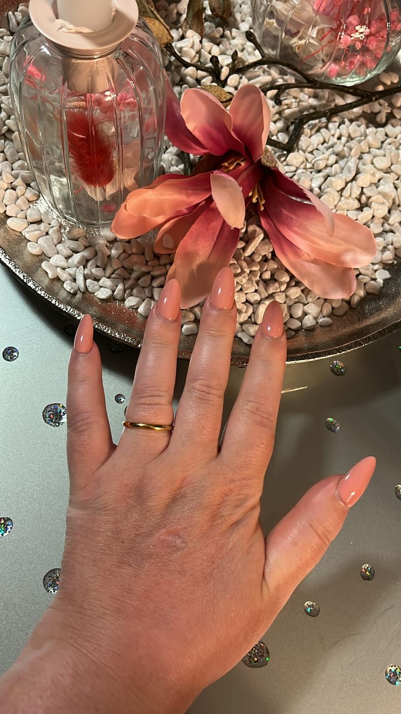 Customer photo review of Thin Lena Ring | 18K vergoldet