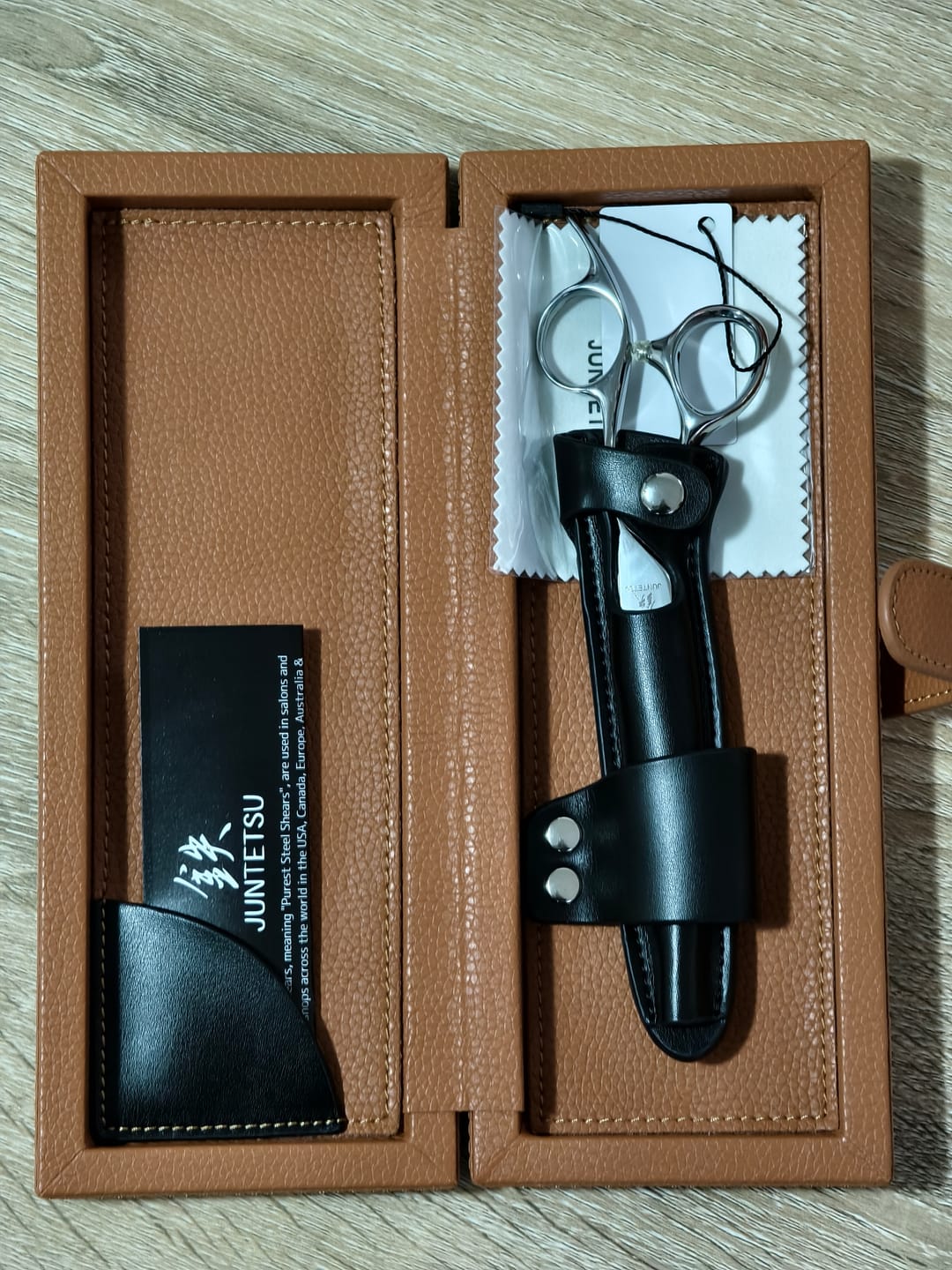 Customer photo review of Juntetsu VG10 10-Teeth Texturizing Scissor