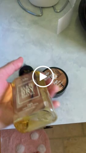 Customer video review of Meet & Greet Mini Suite