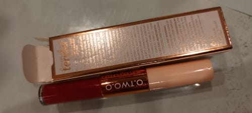 Customer photo review of O.TWO.O DOUBLE EFFECT MATTE AND GLOSS LIPSTICK