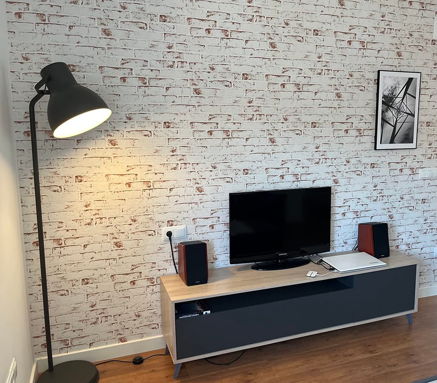 Customer photo review of Brick Wallpaper - Many Different Styles