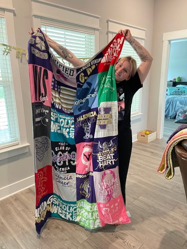 T-shirt quilt featuring cheerleading team by Melisssa from CA