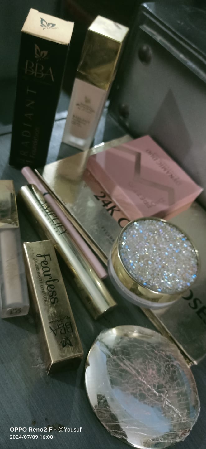 Customer photo review of SH FLAWLESS BLEND PRESSED POWDER