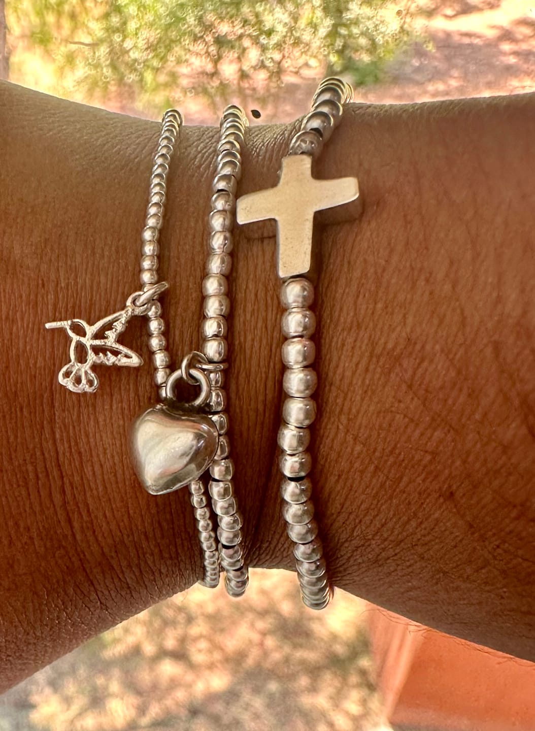 Customer photo review of Pulsera de cruz bombeada - #2.5