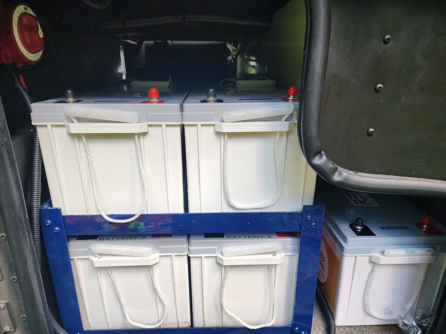 Customer photo review of 【Only $712】Redodo 12V 300Ah Lithium Battery: Large Capacity, Compact Design