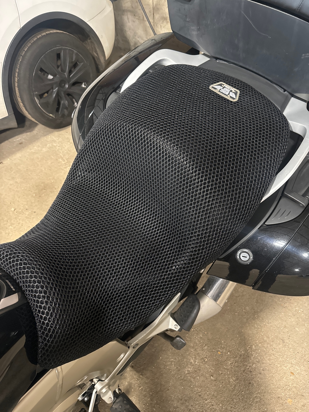 Wind Rider mesh seat cover on a BMW K 1600 GTL