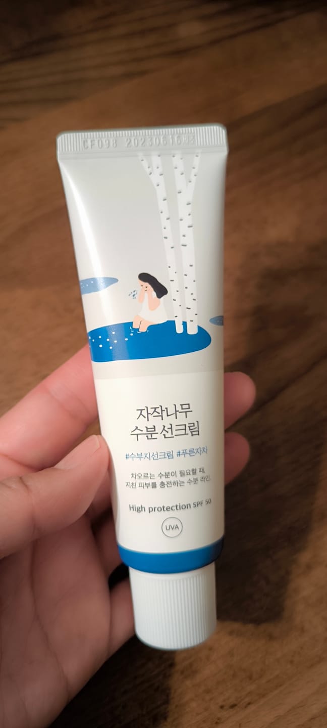 Customer photo review of Round Lab - Protection solaire - Birch Juice Moisturizing Sun Cream SPF50+ PA++++