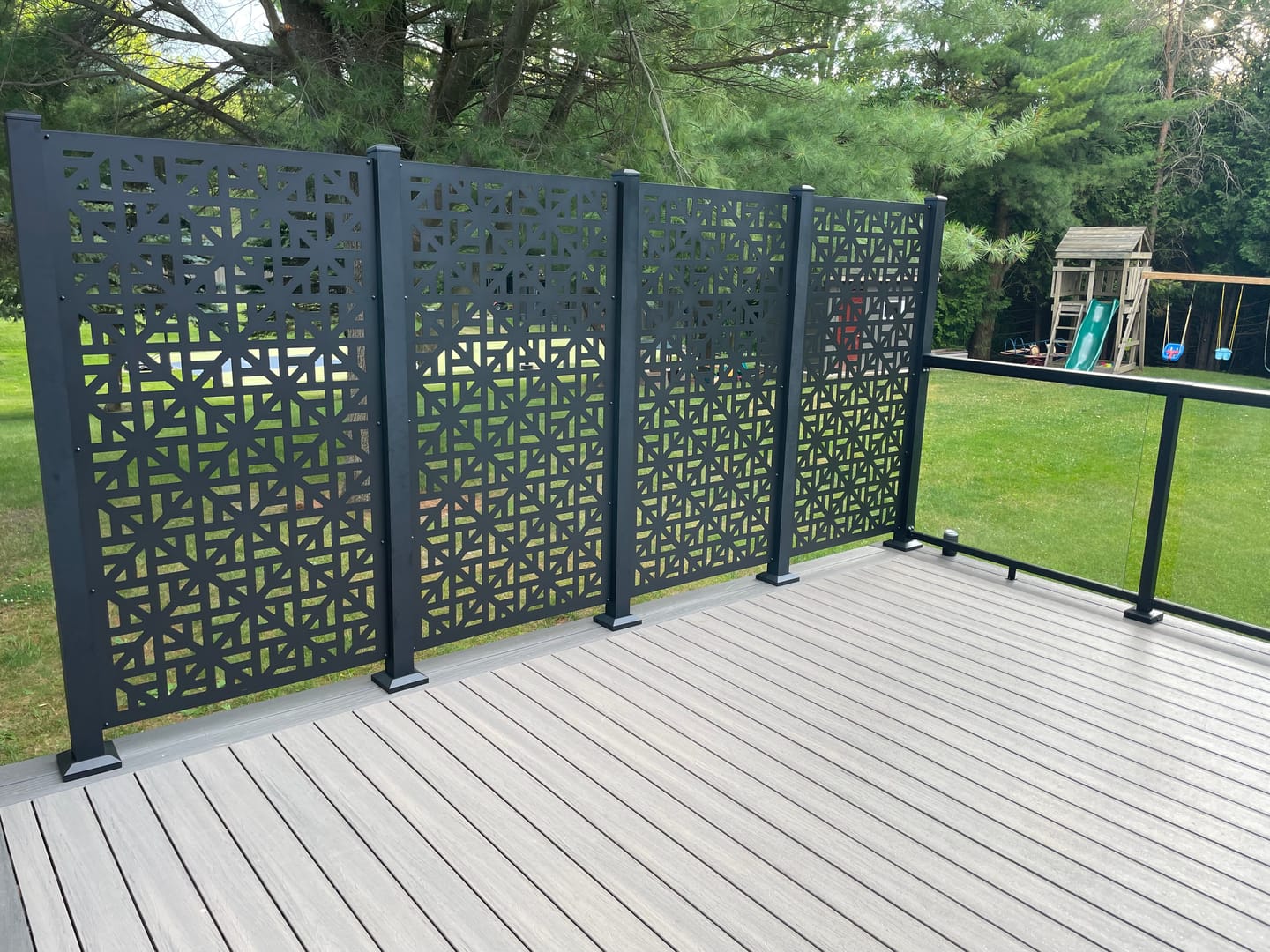 Customer photo review of Privacy Screen (Moderna)