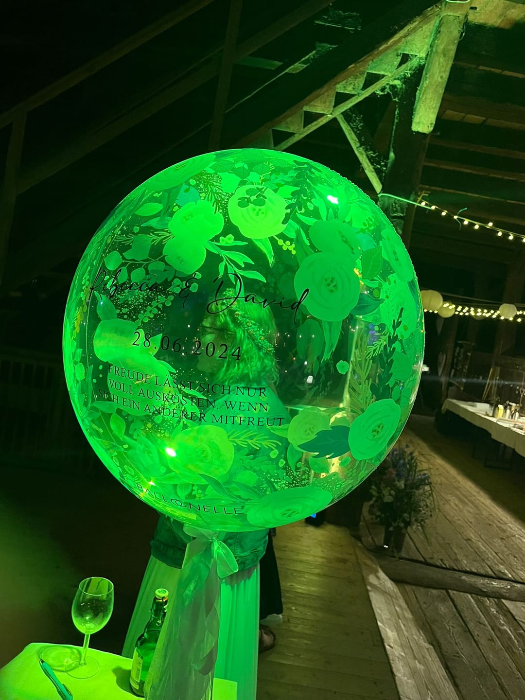 Customer photo review of Floral Hochzeit Designer Ballon - Limitierte Edition!