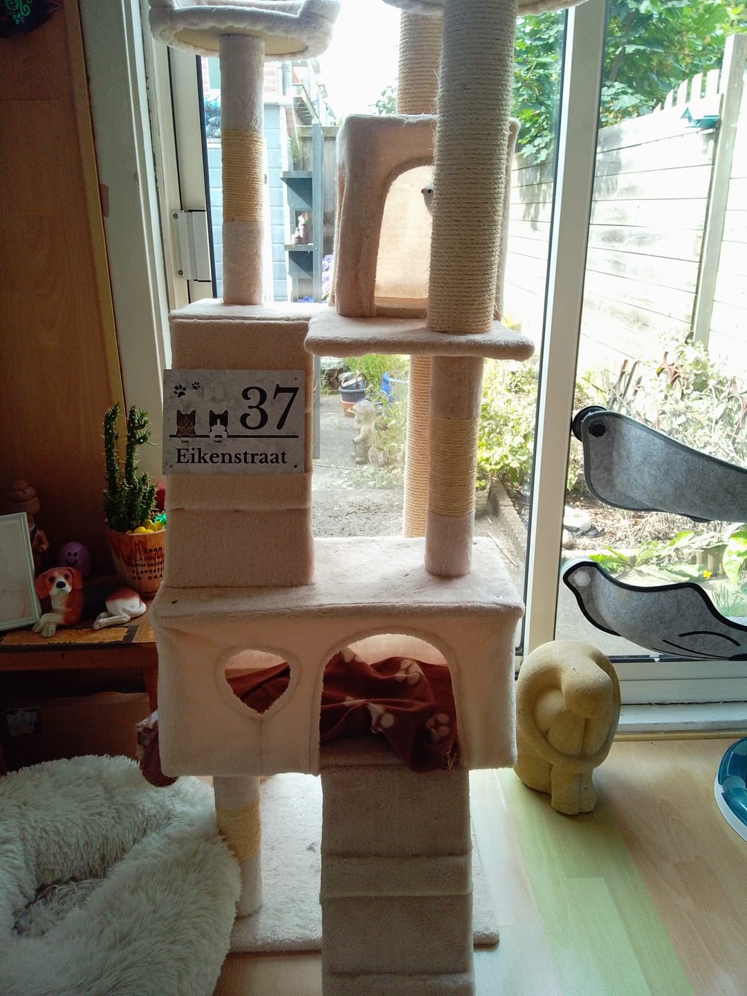 Customer photo review of Huisnummer met marmerlook - Gepersonaliseerd deurbordje