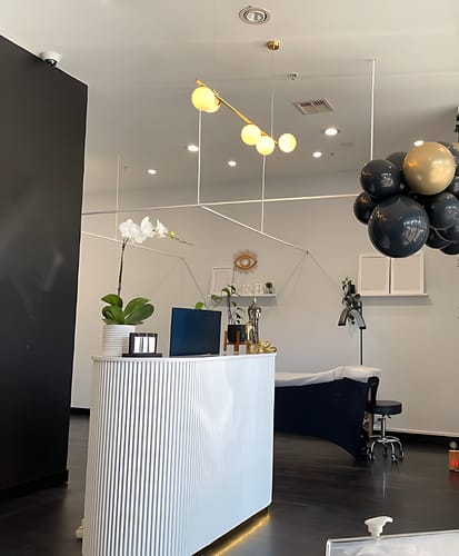 Customer photo review of Modern Simple U-shape Reception Desk