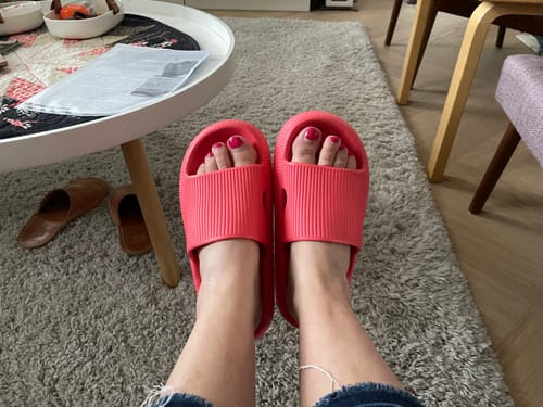 Customer photo review of HappyFlops Original