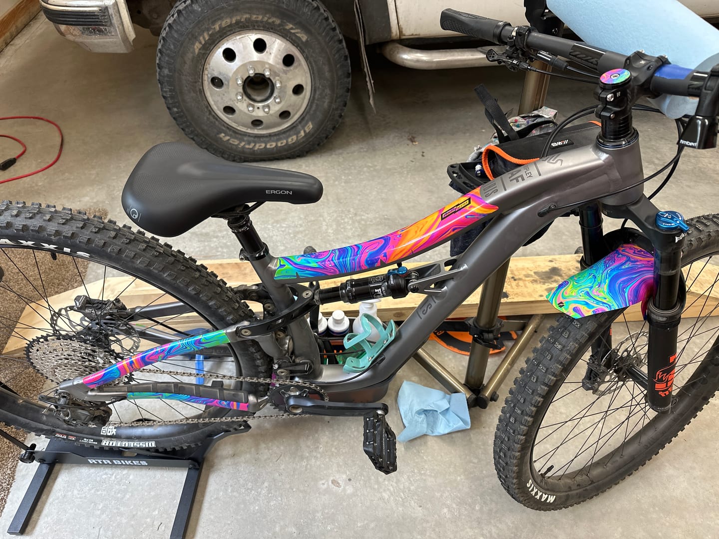 Customer photo review of Oil Slick Frame Keeper