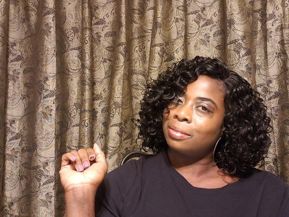 Customer photo review of Model Model Clean Cap Protectif Style Synthetic Hair Wig - NUMBER 17