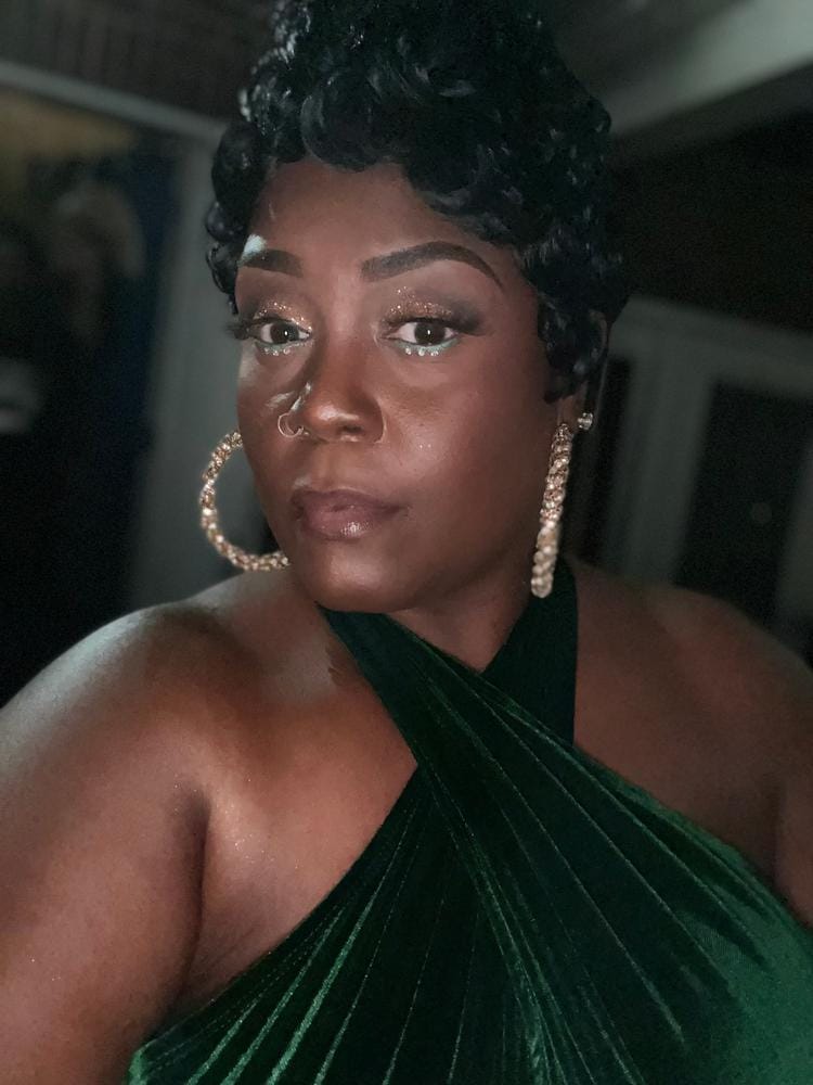 Customer photo review of Sensationnel Synthetic Dashly Full Wig - UNIT 1