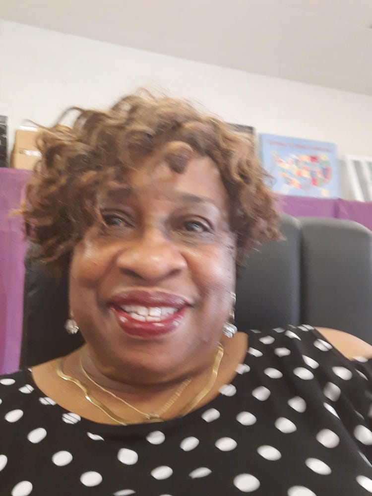 Customer photo review of Freetress Equal Wig KIM