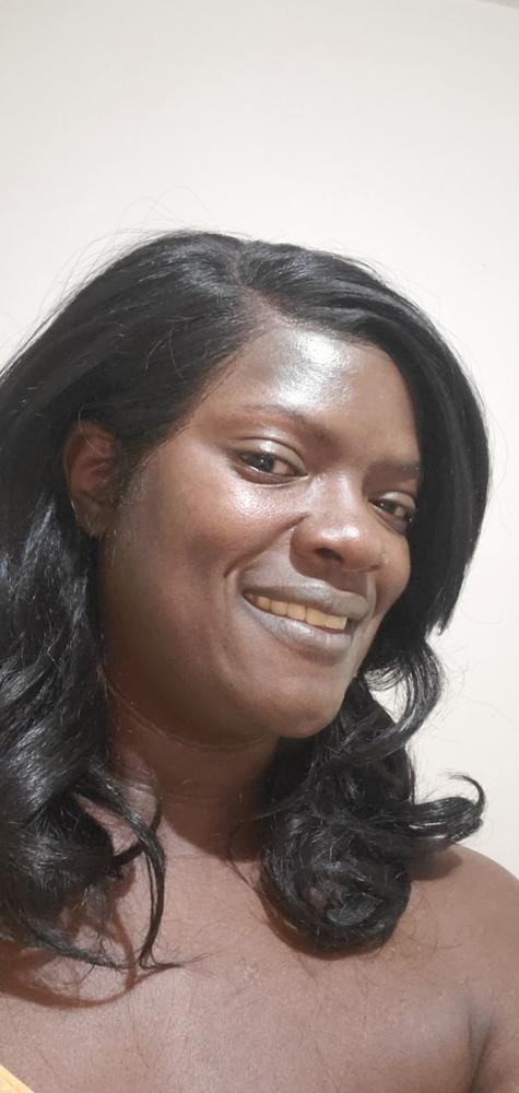 Customer photo review of Outre Synthetic Melted Hairline Deluxe Wide HD Lace Front Wig - ARLISSA
