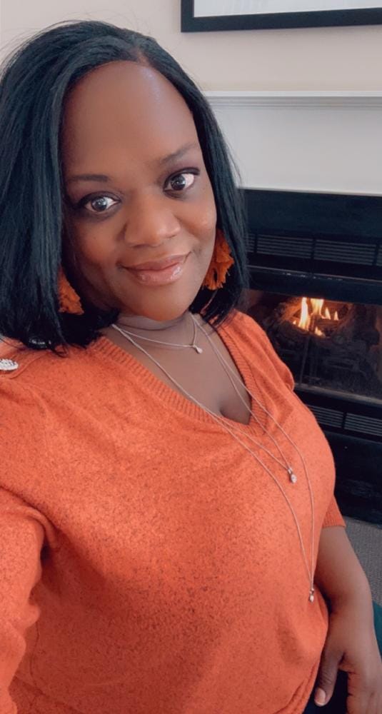Customer photo review of Outre Synthetic LACE FRONT WIG - PERFECT HAIR LINE 13X4 - JENISSE