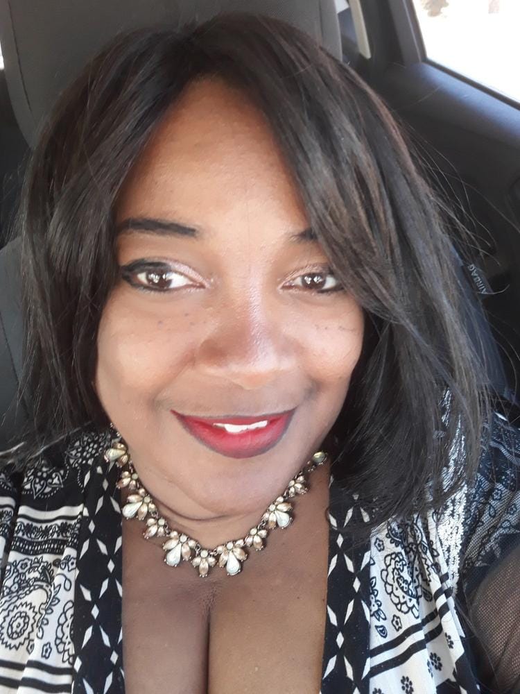 Customer photo review of Freetress Fullcap Band Wig LONDON GIRL