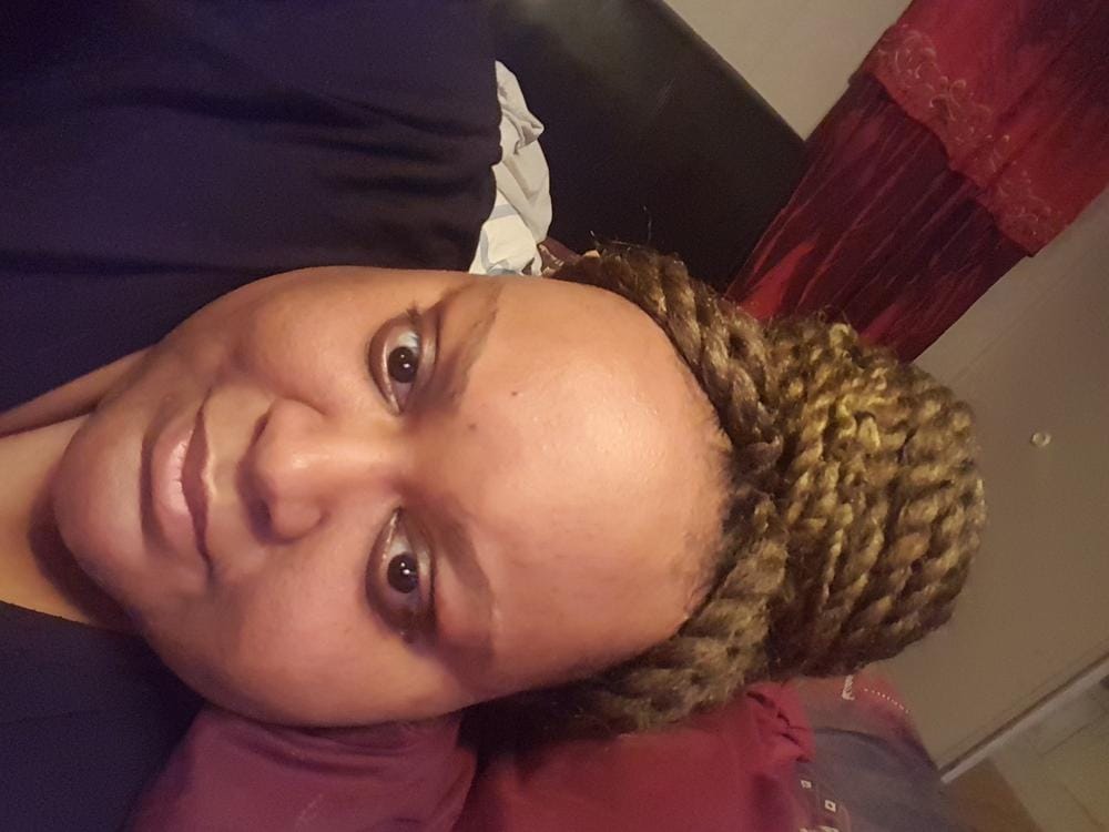 Customer photo review of Motown Tress Synthetic Quick n Easy Half Wig QE.GINNY