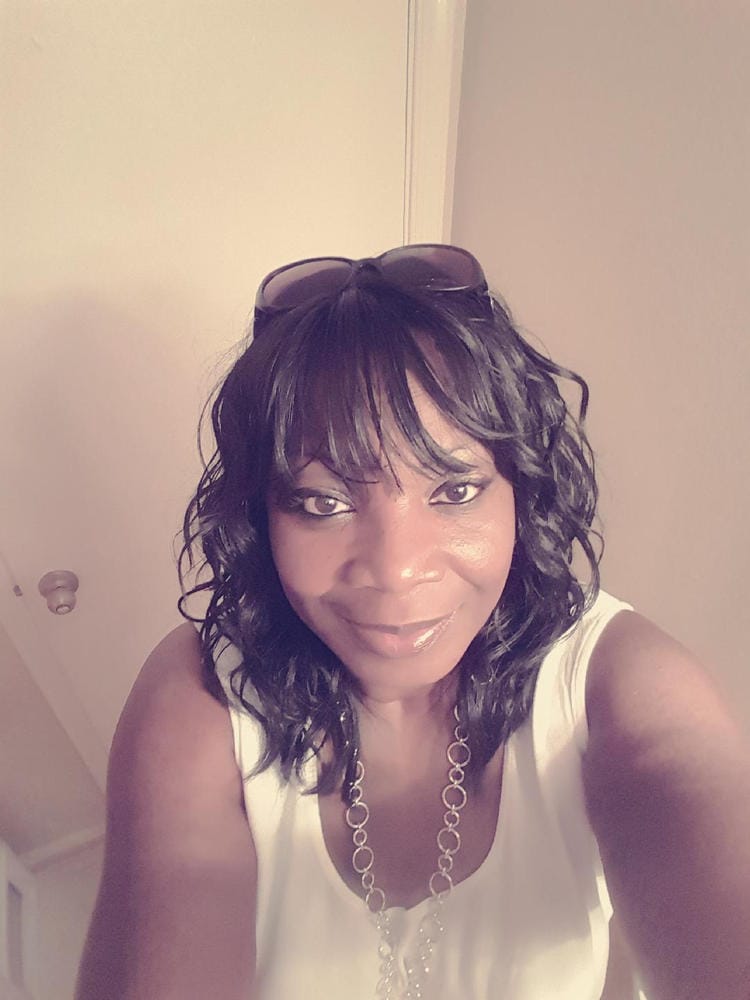 Customer photo review of Freetress Equal Wig SONEL