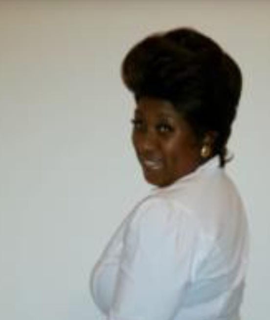Customer photo review of Vanessa Fashion Synthetic Hair Full Wig - ELVAS