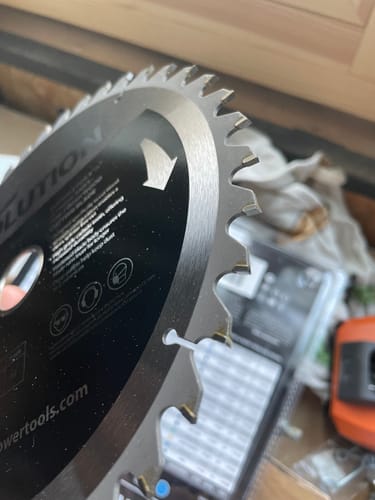 Customer photo review of Lame expert pour bois TCT 210mm Evolution 40 dents alésage 25,4mm pour scie à onglet et scie sur table