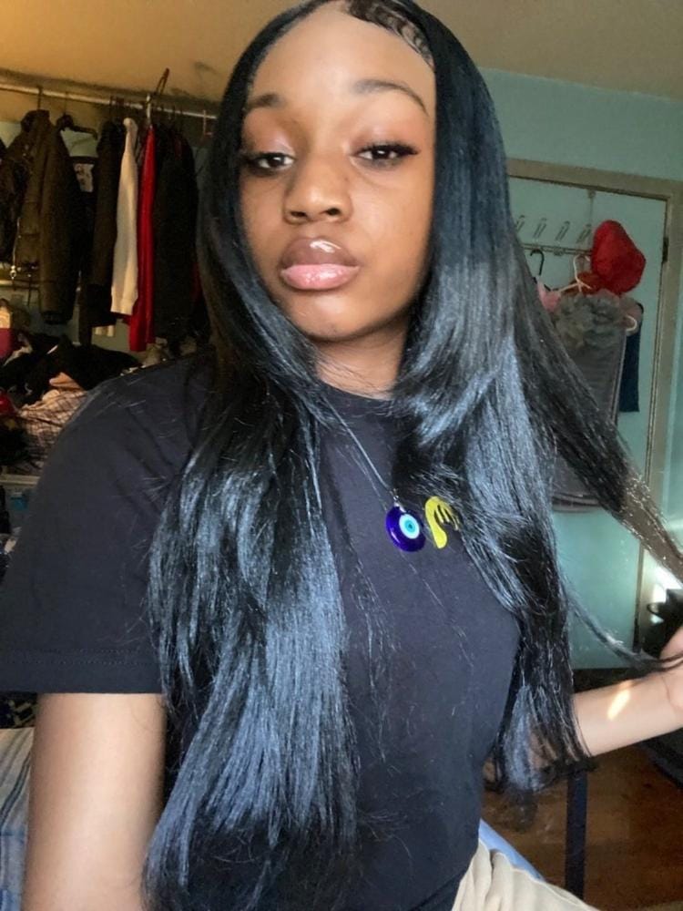 Customer photo review of Outre Perfect Hairline Synthetic 13X6 HD Lace Front Wig - JULIANNE 24