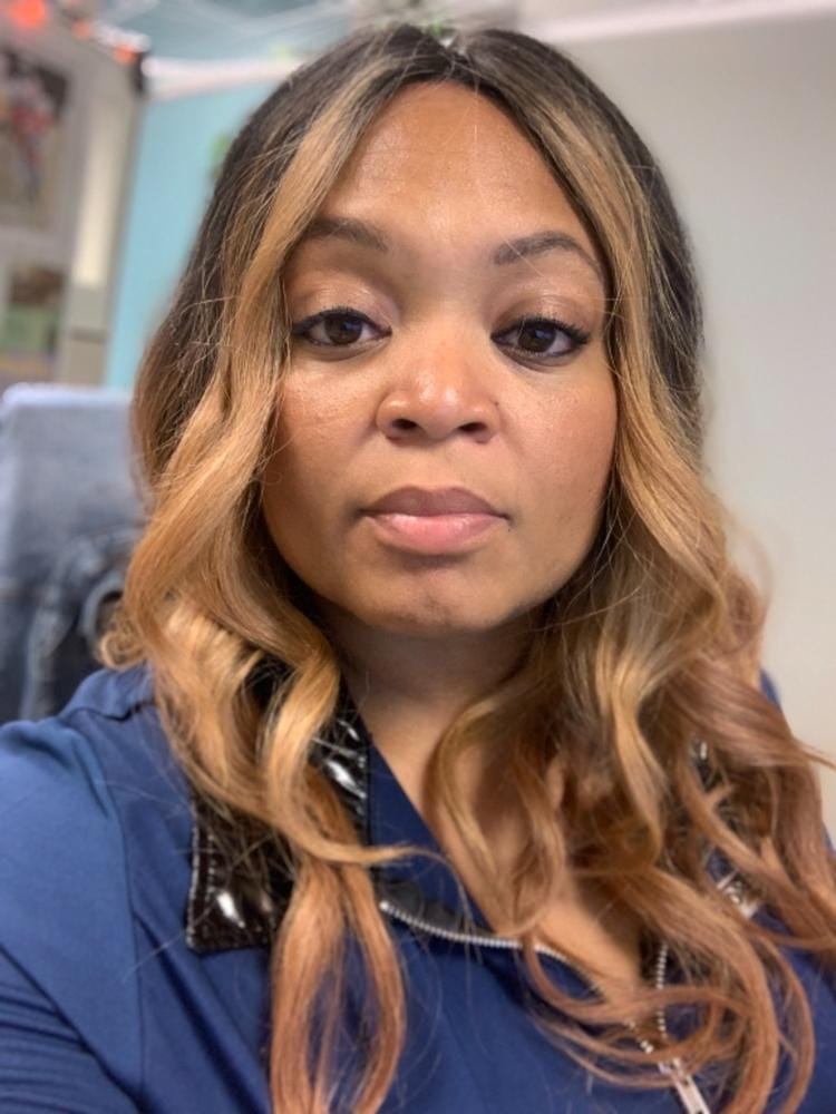 Customer photo review of Outre Synthetic I Part Swiss Lace Front Wig - STEVIE