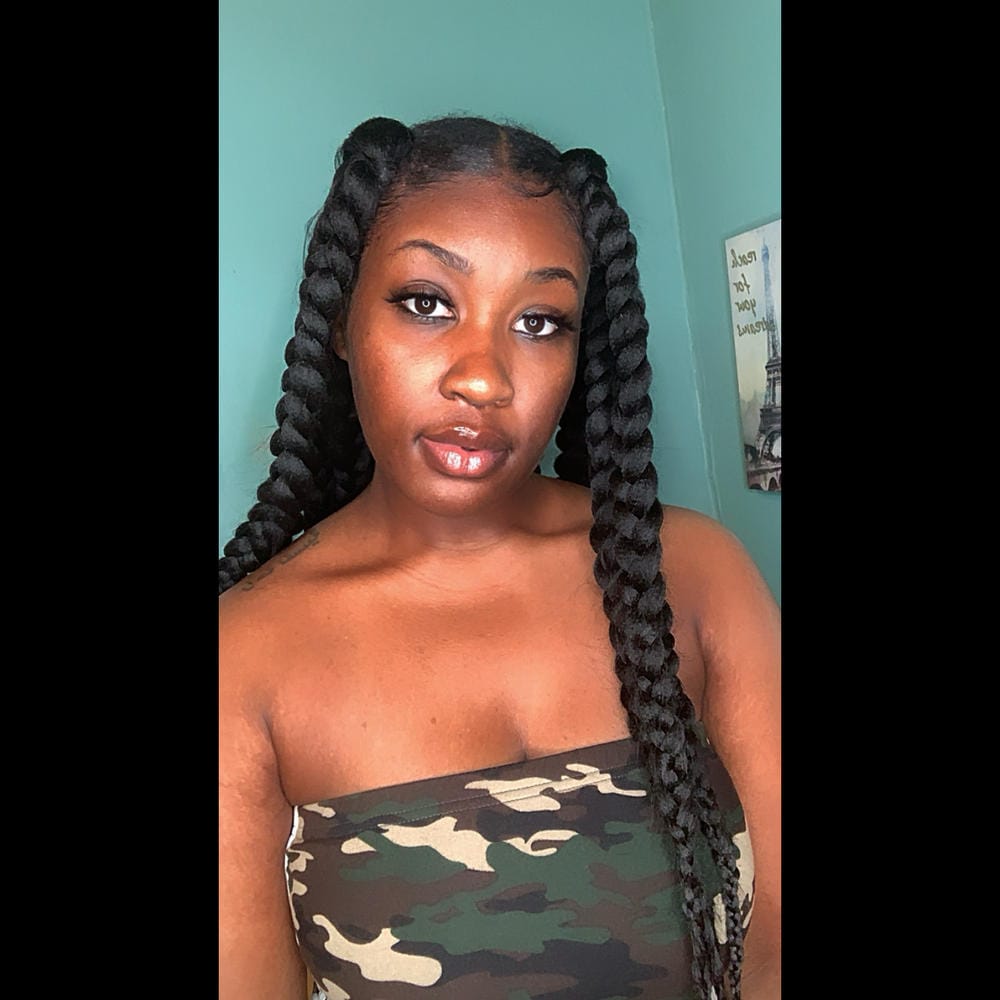 Customer photo review of Outre Xpression Synthetic 3X ULTRA BRAID - 52"
