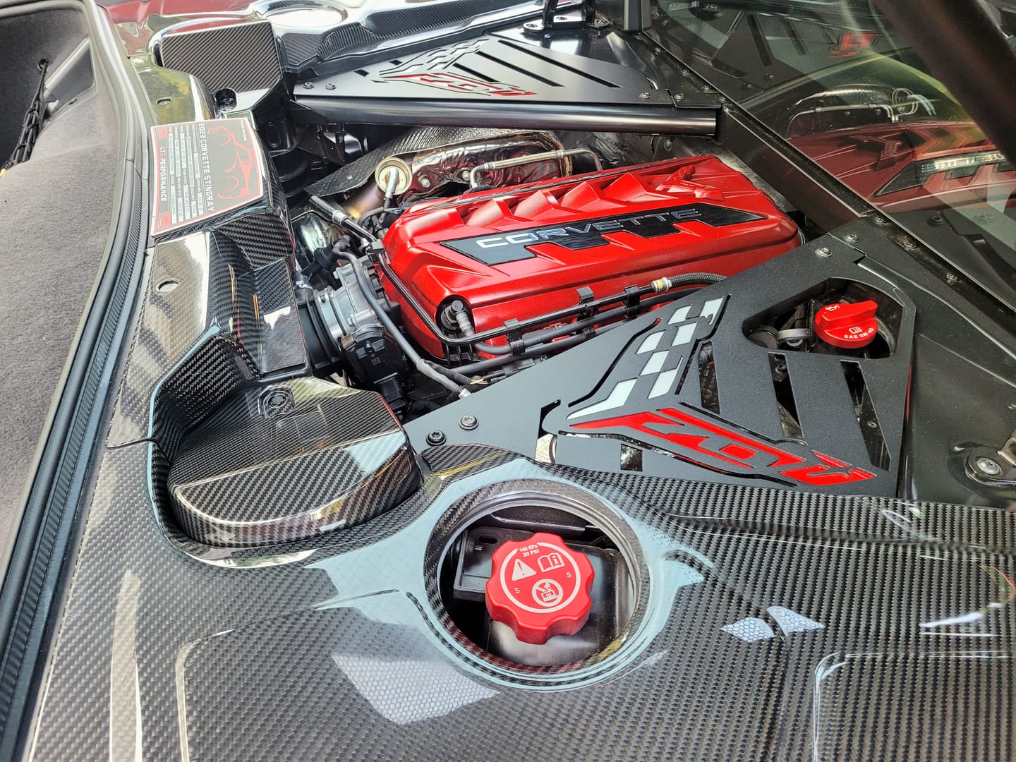 Customer photo review of Chevrolet Corvette C8 Coupe Engine Bay Panel Cover (3-Pieces Version)