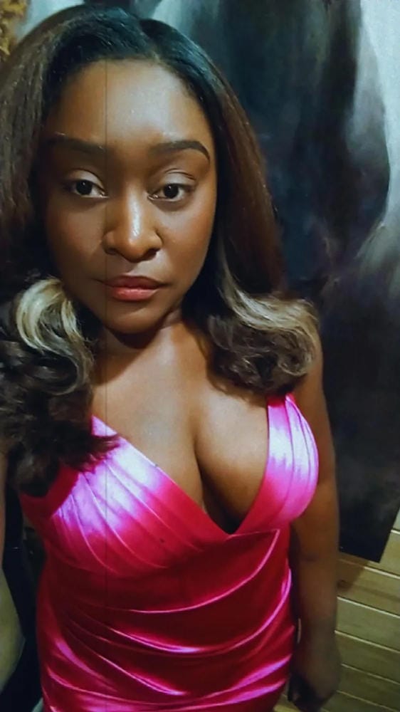Customer photo review of Sensationnel Cloud 9 Synthetic 13x6 HD Lace front Wig - ADANNA