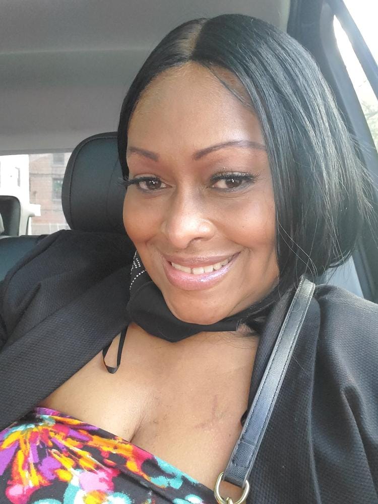 Customer photo review of Shake N Go Organique Synthetic Lace Front Wig - LIGHT YAKY STRAIGHT 24