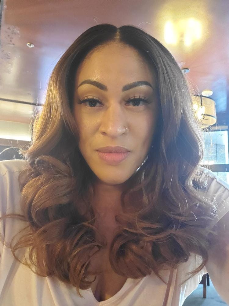Customer photo review of Sensationnel Cloud 9 Synthetic 13x6 HD Lace front Wig - ADANNA