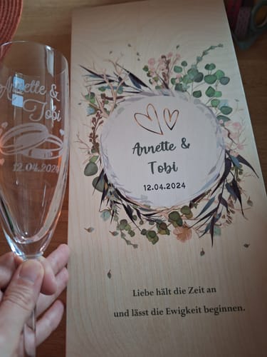 Kundenbewertung mit Foto zu Leonardo Sektgläser mit Gravur als Set - "Flower Wedding" Design inkl. bedruckter Holzkiste
