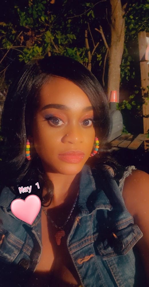 Customer photo review of Outre Synthetic Melted Hairline Deluxe Wide HD Lace Front Wig - ARLISSA