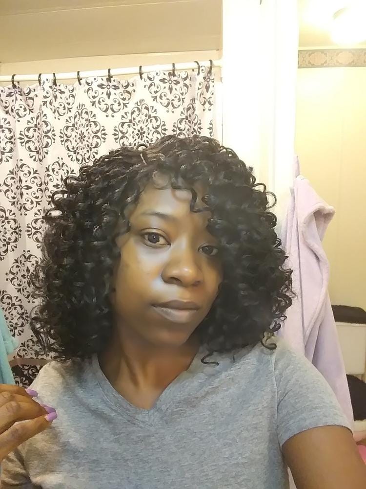 Customer photo review of Zury Sis Synthetic Diva Pre-Tweezed Part Lace Front Wig DIVA-LACE H MYSTY