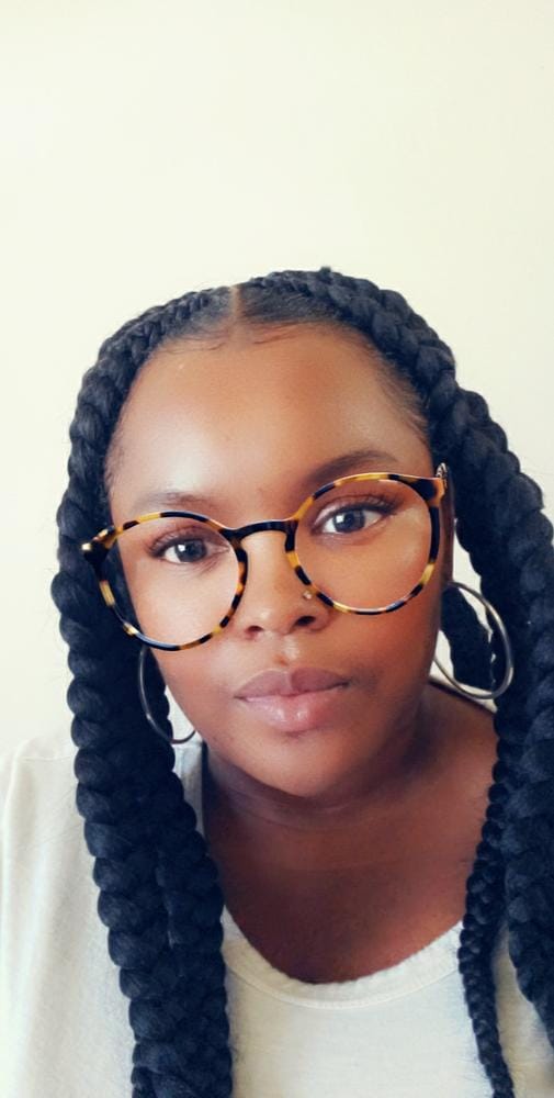 Customer photo review of Outre Xpression Synthetic 3X ULTRA BRAID - 52"