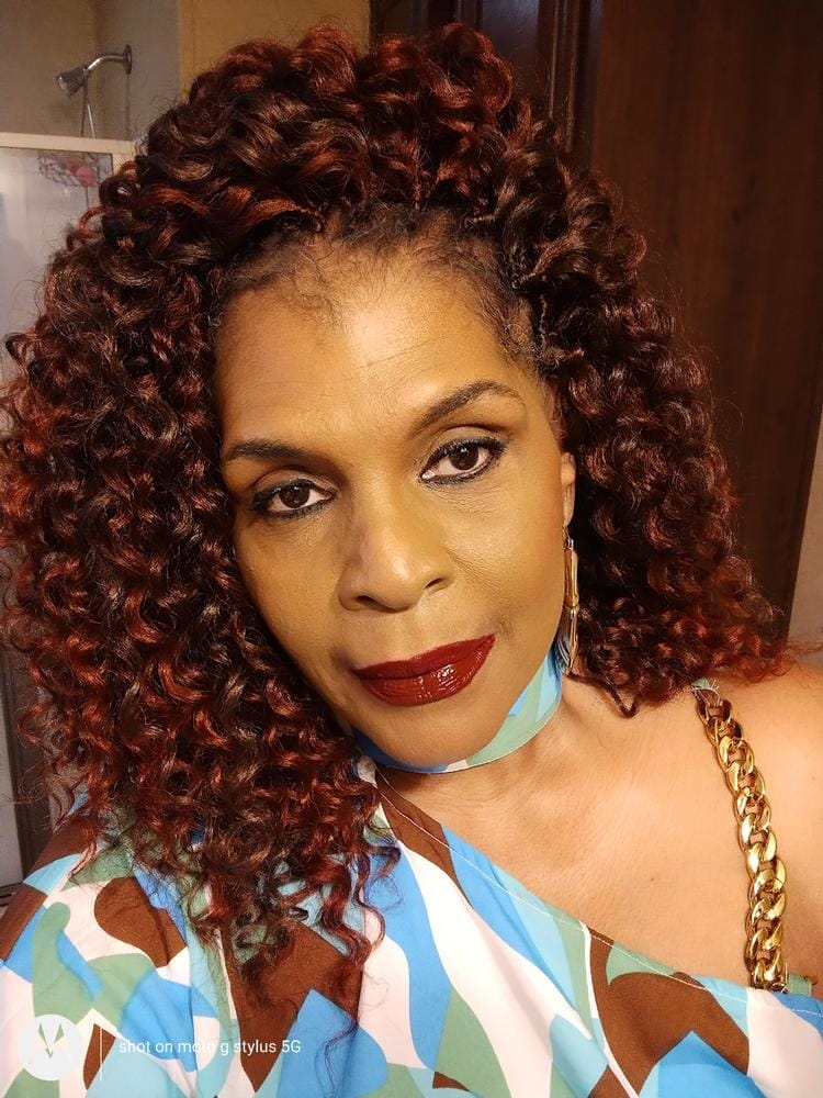 Customer photo review of Freetress Crochet Braid - BEACH CURL 12"-18"