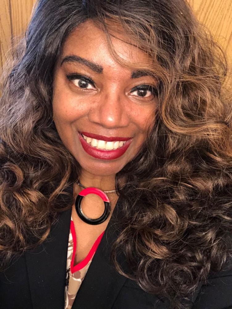 Customer photo review of Sensationnel Empire Human Hair Wig Celebrity Series ROBYN