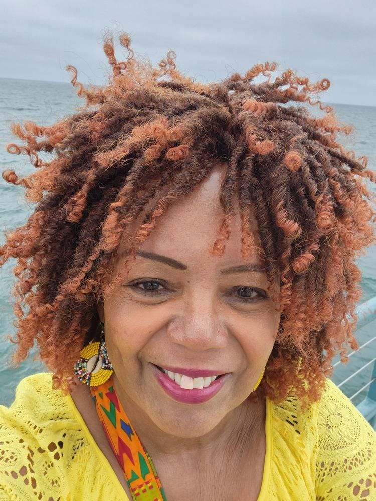 Customer photo review of Bobbi Boss Premium Synthetic Fiber Wig - M833 SOUL LOCS