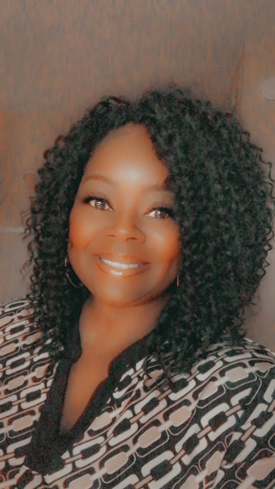 Customer photo review of Outre Soft & Natural Synthetic Lace Front Wig NEESHA 203