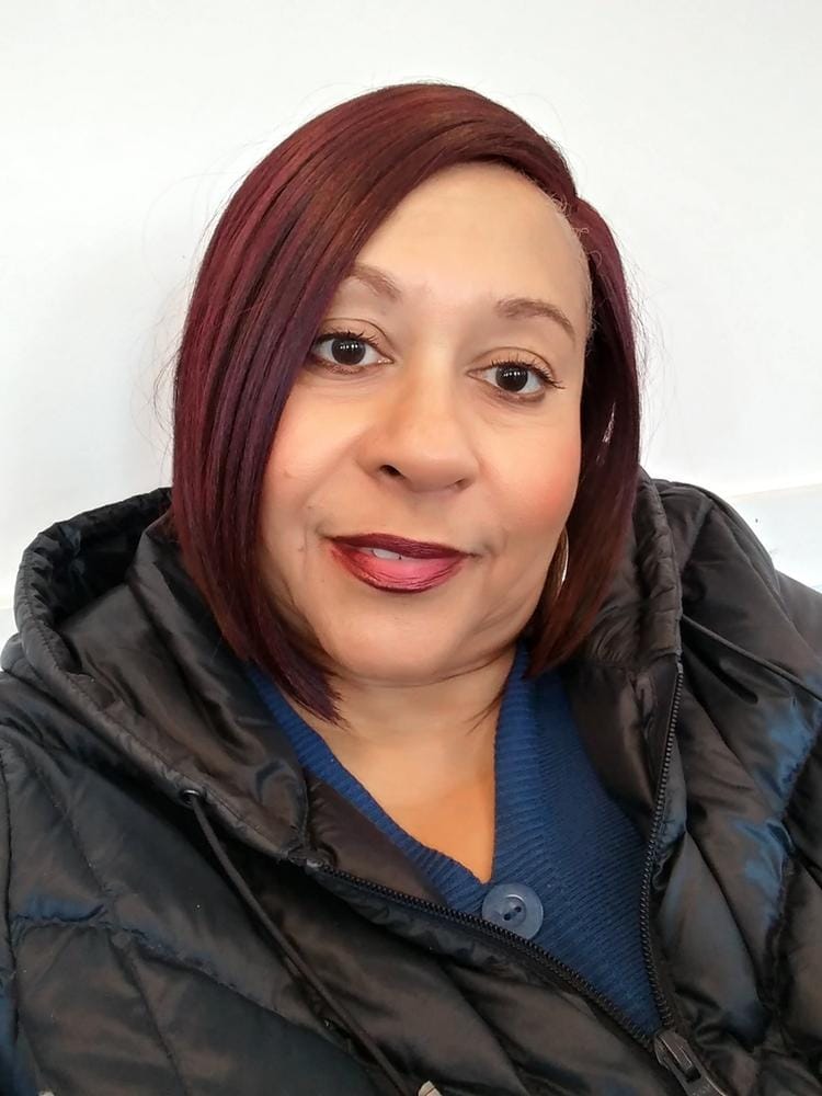 Customer photo review of Zury Sis Sassy Lively Spirit Synthetic Wig - SASSY HM-H MAX
