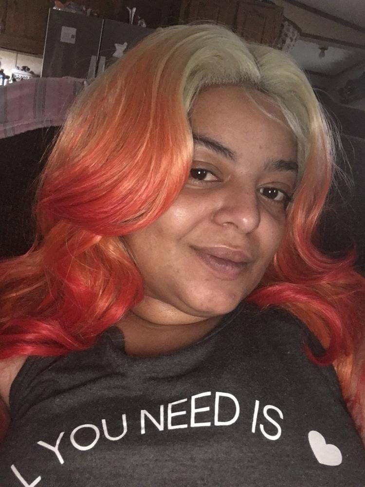 Customer photo review of Zury Sis Beyond Synthetic 5" Hand Tied Part Lace Front Wig - BYD LACE H CHILL