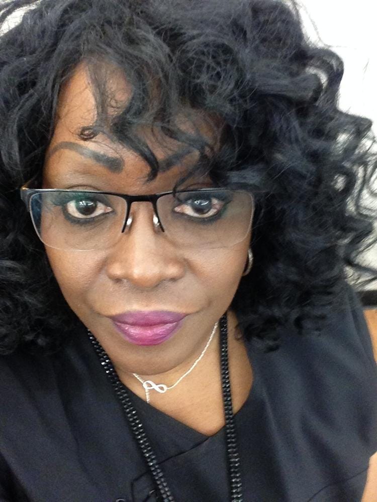 Customer photo review of Vanessa Wig OPRAH2