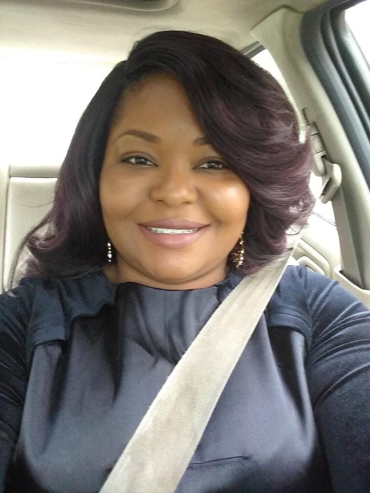 Customer photo review of Model Model Premium Seven Star V-Shaped Lace Front Wig EV-003