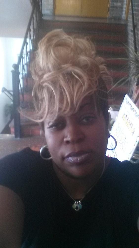 Customer photo review of Vanessa Fashion Synthetic Hair Full Wig - ELVAS
